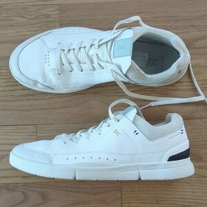 On The Roger Centre Court Sneakers